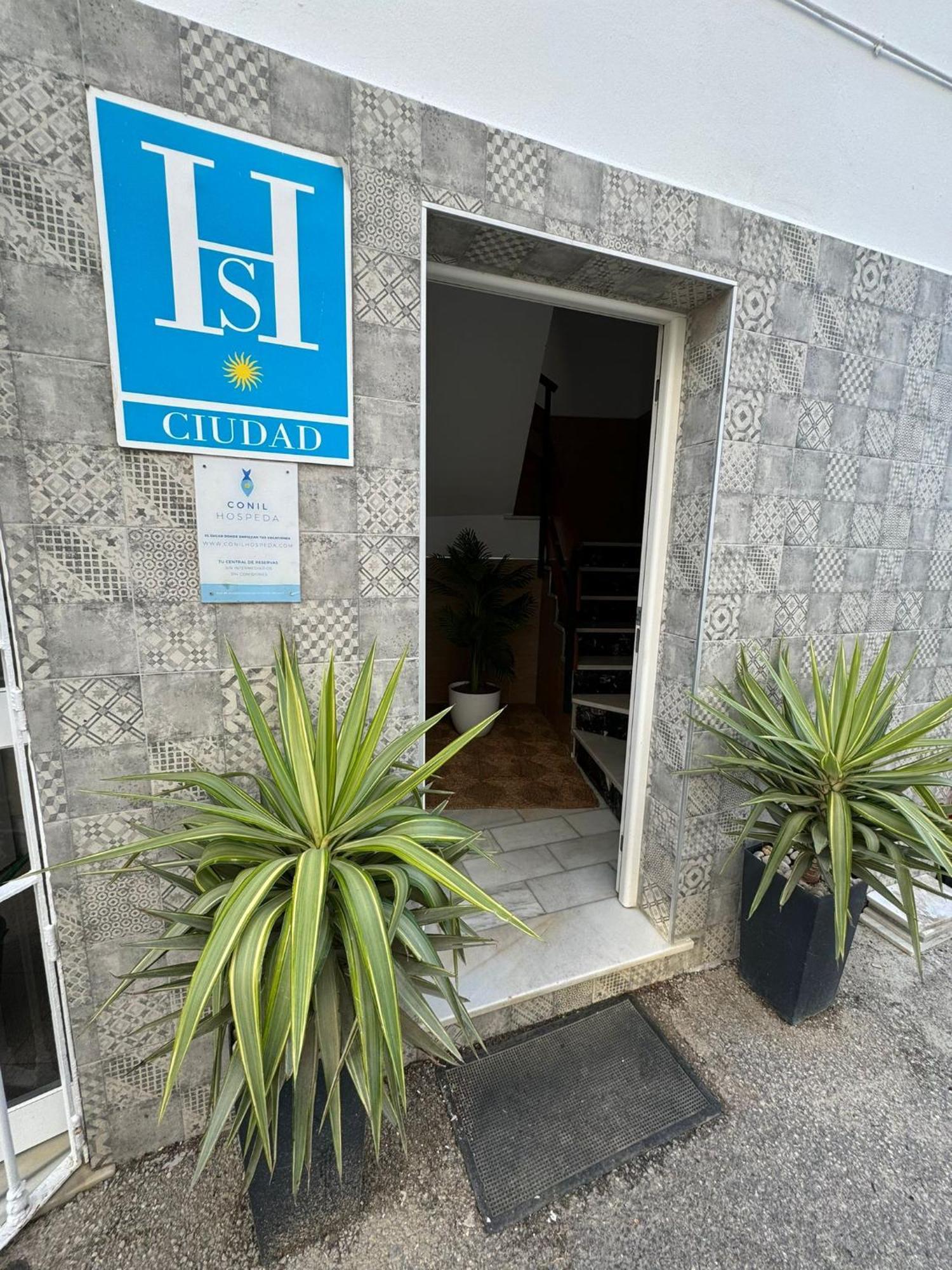 Hostal Avenida Conil De La Frontera Buitenkant foto