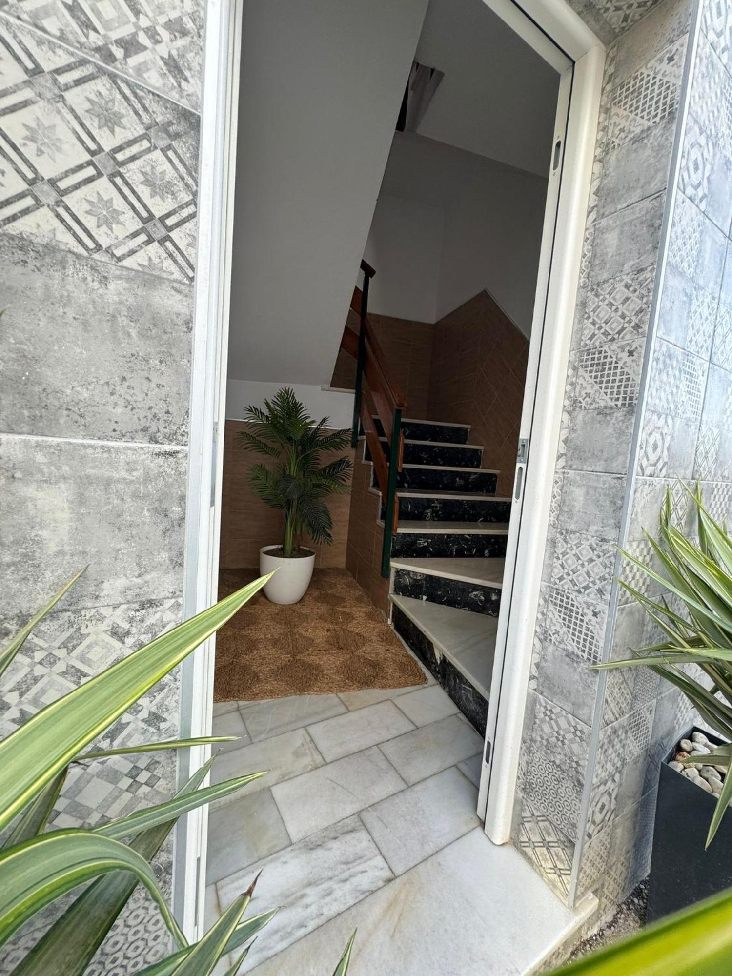 Hostal Avenida Conil De La Frontera Buitenkant foto
